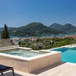 Villa Feline With An Incredible Sea View
