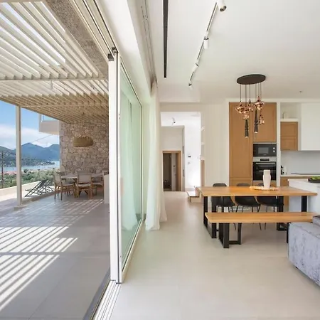 Feline With An Incredible Sea View Villa