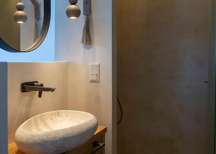 Villa Feline With An Incredible Sea View فيلة نيدري